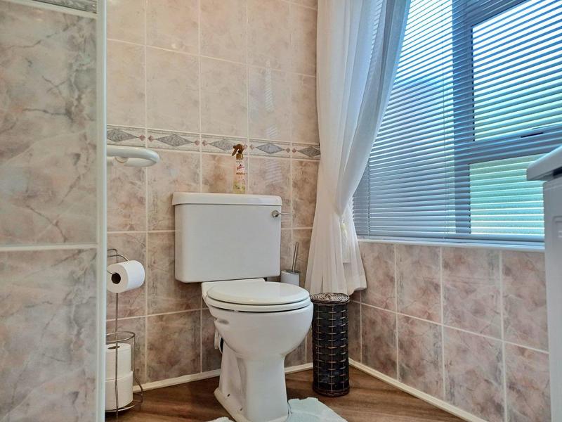 5 Bedroom Property for Sale in Outeniqua Strand Western Cape